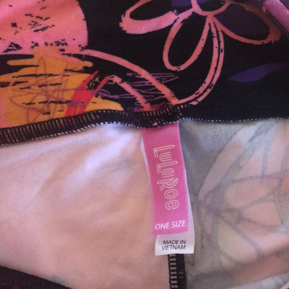 *FLASH SALE* NWOT!  Lularoe x Disney OS leggings - Picture 4 of 4